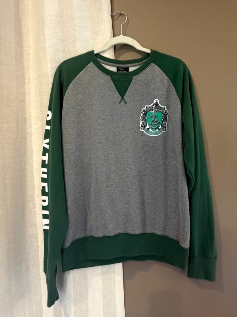 Harry Potter Slytherin Crewneck Sweatshirt Universal Studios Comfy, Size Large